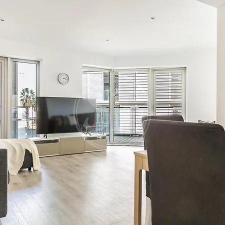 Beachfront With Terrace Apartman