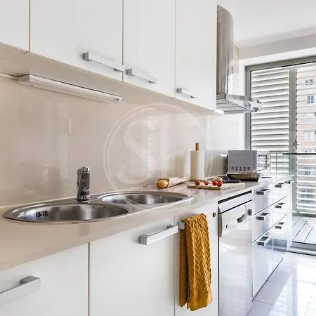 Апартаменты Beachfront With Terrace