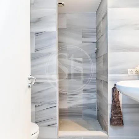 Апартаменты Beachfront With Terrace *