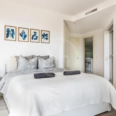 Апартаменты Beachfront With Terrace