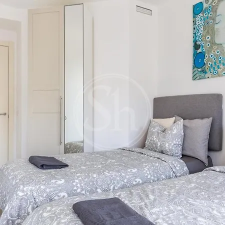 Апартаменты Beachfront With Terrace