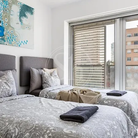 Beachfront With Terrace Апартаменты *