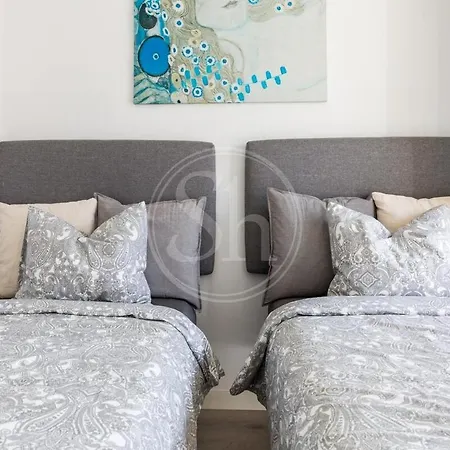 Beachfront With Terrace Апартаменты