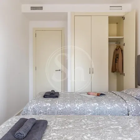 Beachfront With Terrace For 8 *