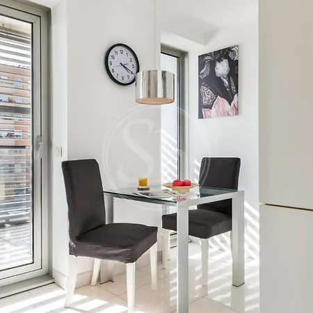 شقة Beachfront With Terrace For 8 برشلونة