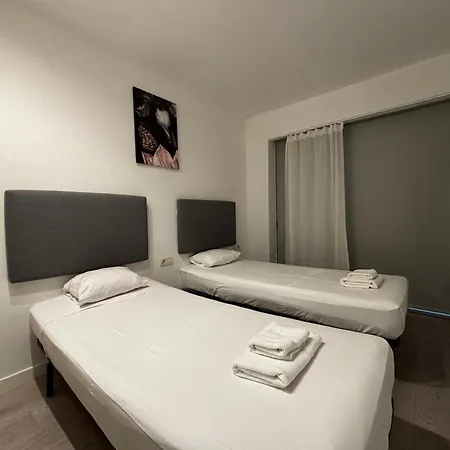 Apartment Beachfront With Terrace For 8 *