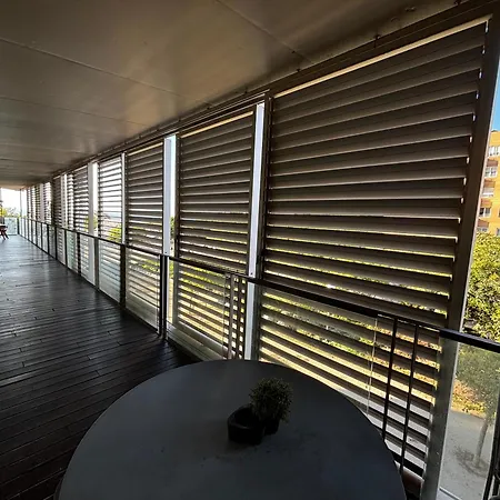 Apartment Beachfront With Terrace For 8