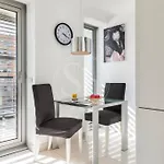 Apartment Beachfront With Terrace For 8 *