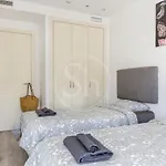 Beachfront With Terrace For 8 Apartment *