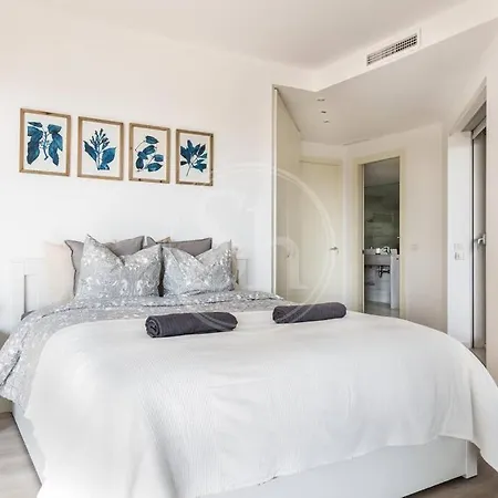 Beachfront With Terrace For 8 *