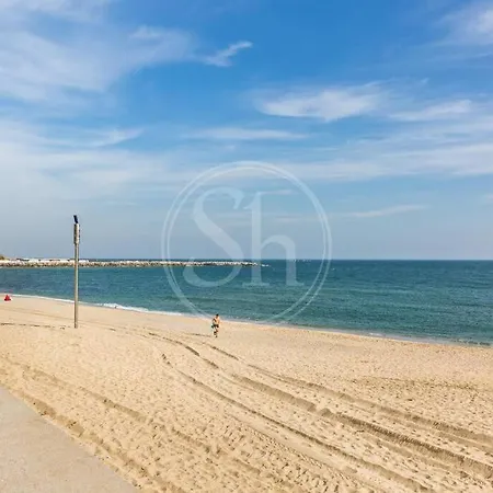 Beachfront With Terrace For 8 *