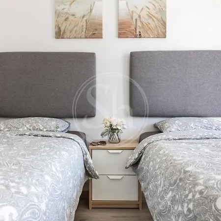 Beachfront With Terrace For 8 * Barcelona