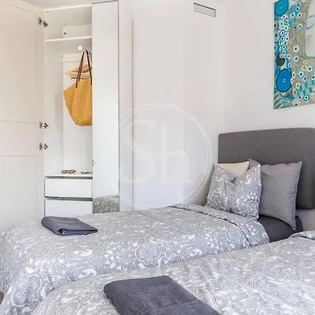Beachfront With Terrace For 8 Barcelona
