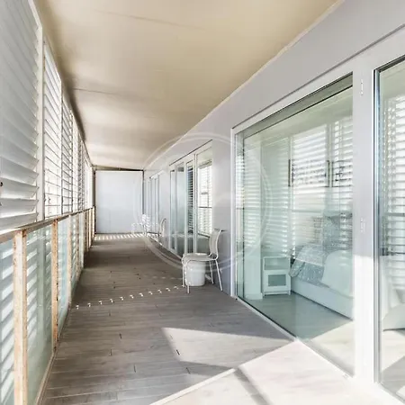 Beachfront With Terrace For 8 Apartament Barcelona