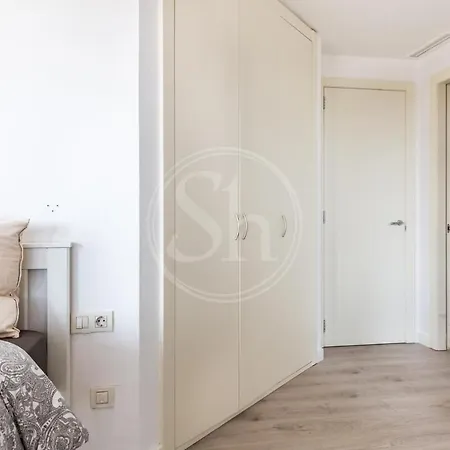 Beachfront With Terrace For 8 *