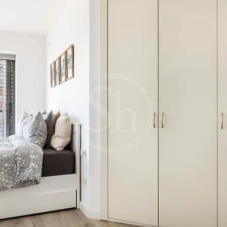 Beachfront With Terrace アパート *